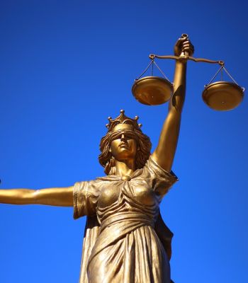 Justitia Schwert Waage