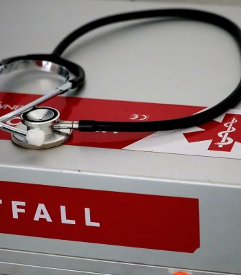 Arzt Stethoskop Notfall Koffer